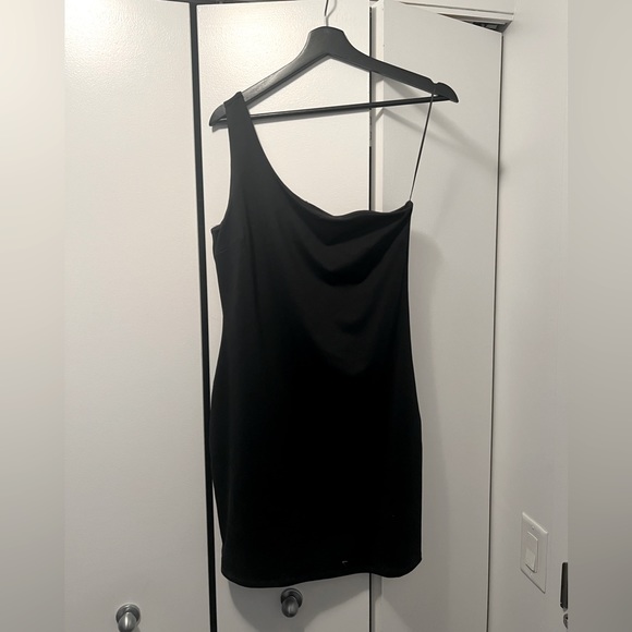 One shoulder black dress - Picture 1 of 4